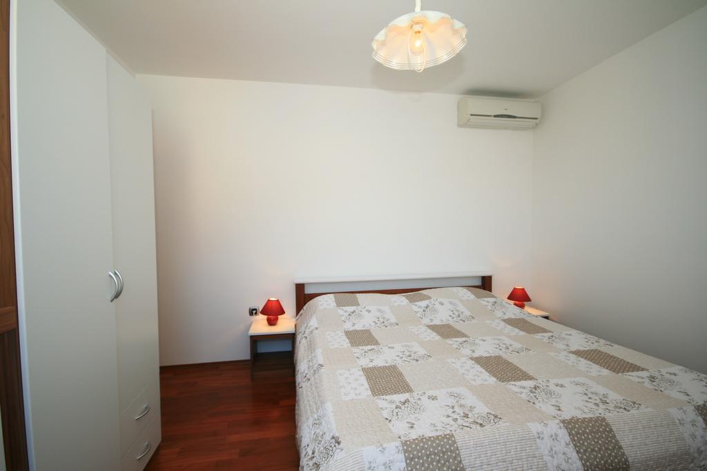 Apartament Ruzmarinka 4* Baška Zewnętrze zdjęcie